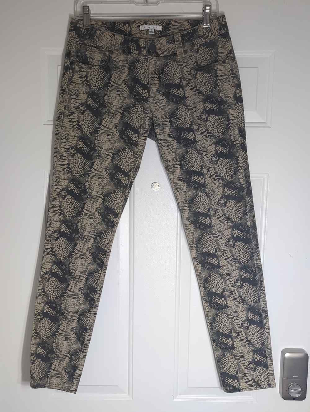Cabi Snakeskin Skinny Jeans Size 4 Animal Print - Picture 4 of 11
